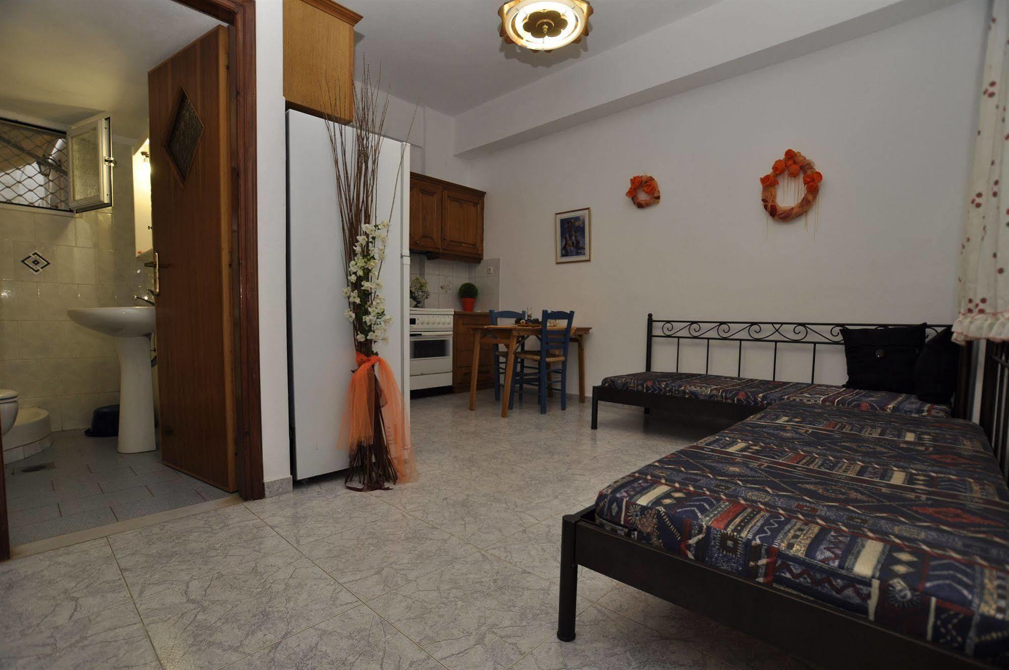 Manos Apartments Мегас-Ялос-Нитес Экстерьер фото